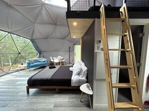 Room - Glacia | Lakefront | Hot tub | Fireplace (Matawinie Regional County Municipality)