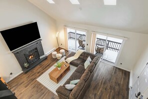 TV, video games, table football, stereo - Timberline Social House | Game Room | Fire Pit (Tobyhanna)