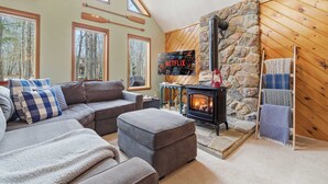 Unclassified image, 5 of 67, button - Deer Hollow Retreat | Fireplace, Bunk Bed, Game Rm (Albrightsville)