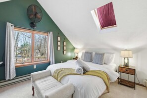 Iron/ironing board, travel cot, WiFi, bed sheets - Deer Hollow Retreat | Fireplace, Bunk Bed, Game Rm (Albrightsville)