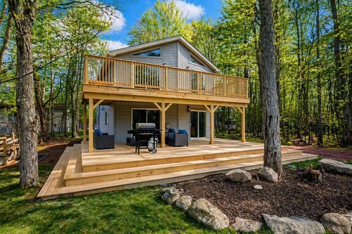 Adventure Peak Lodge • Luxe Game Room Getaway