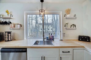 Fridge, microwave, oven, stovetop - Adventure Peak Lodge • Luxe Game Room Getaway (Tobyhanna)