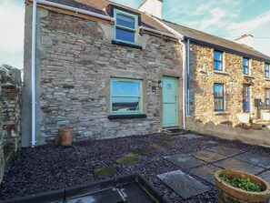 Exterior - 2 Strand Cottages (Carmarthen)