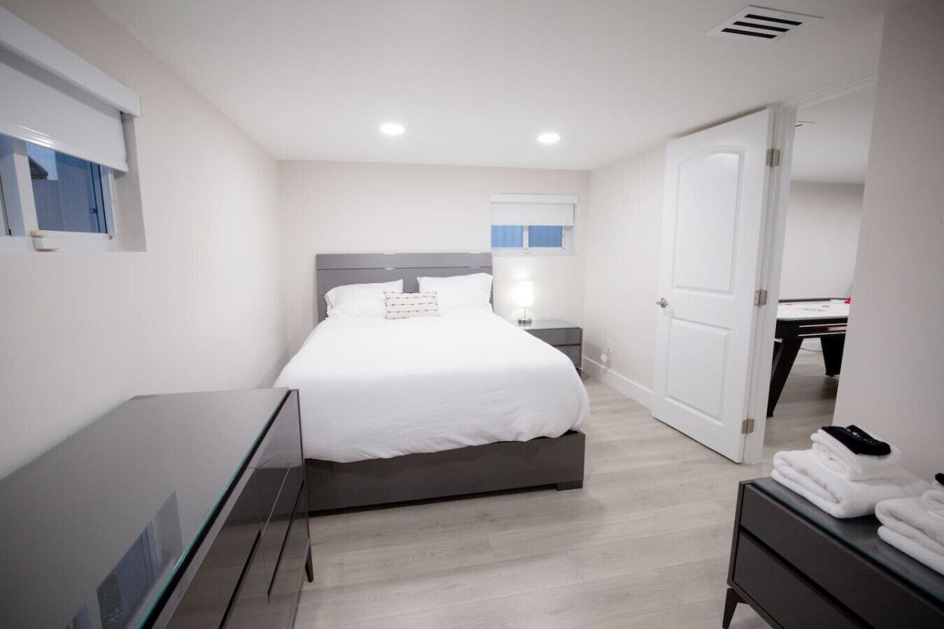 4 Schlafzimmer, Bügeleisen/Bügelbrett, Reisekinderbett, WLAN