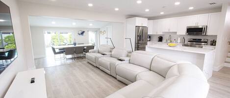 スマートテレビ、ステレオ