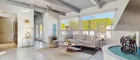 Televisión, chimenea