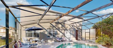 Een verwarmd zwembad