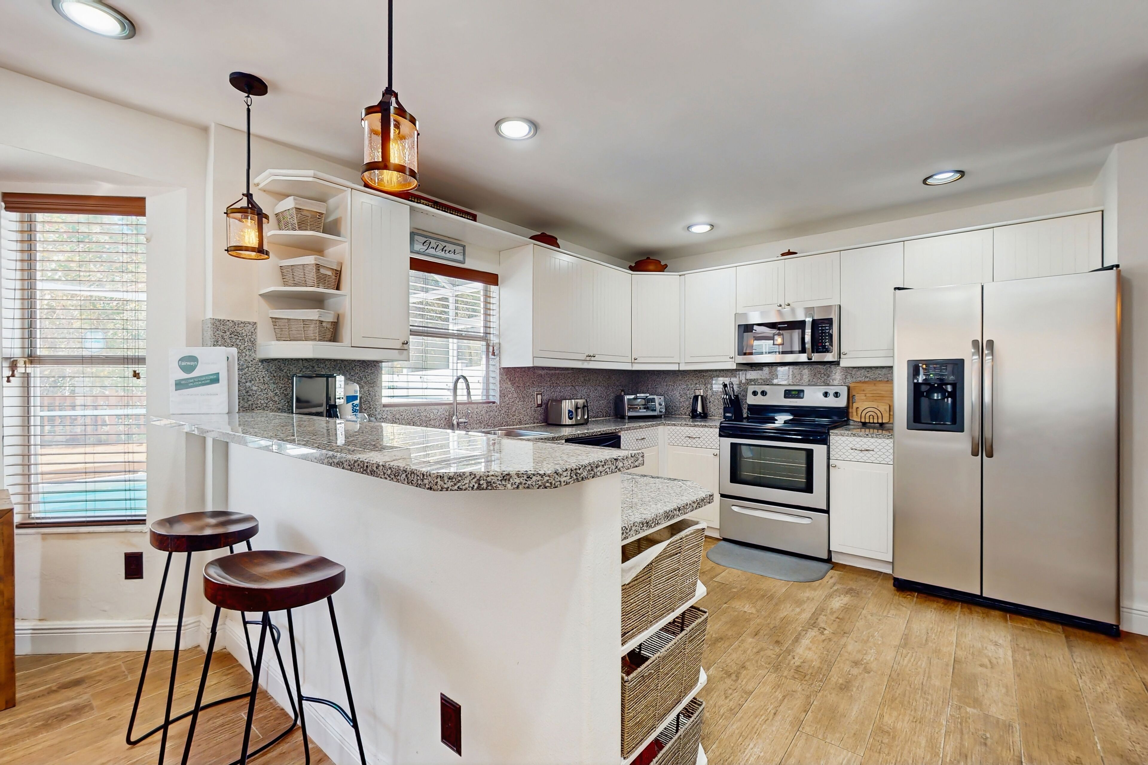 ثلاجة، ميكروويف، فرن، موقد طهي مسطح