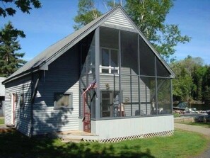 Exterior - Morning Glory - Moose River Cabin | Spacious Famil (Rockwood)