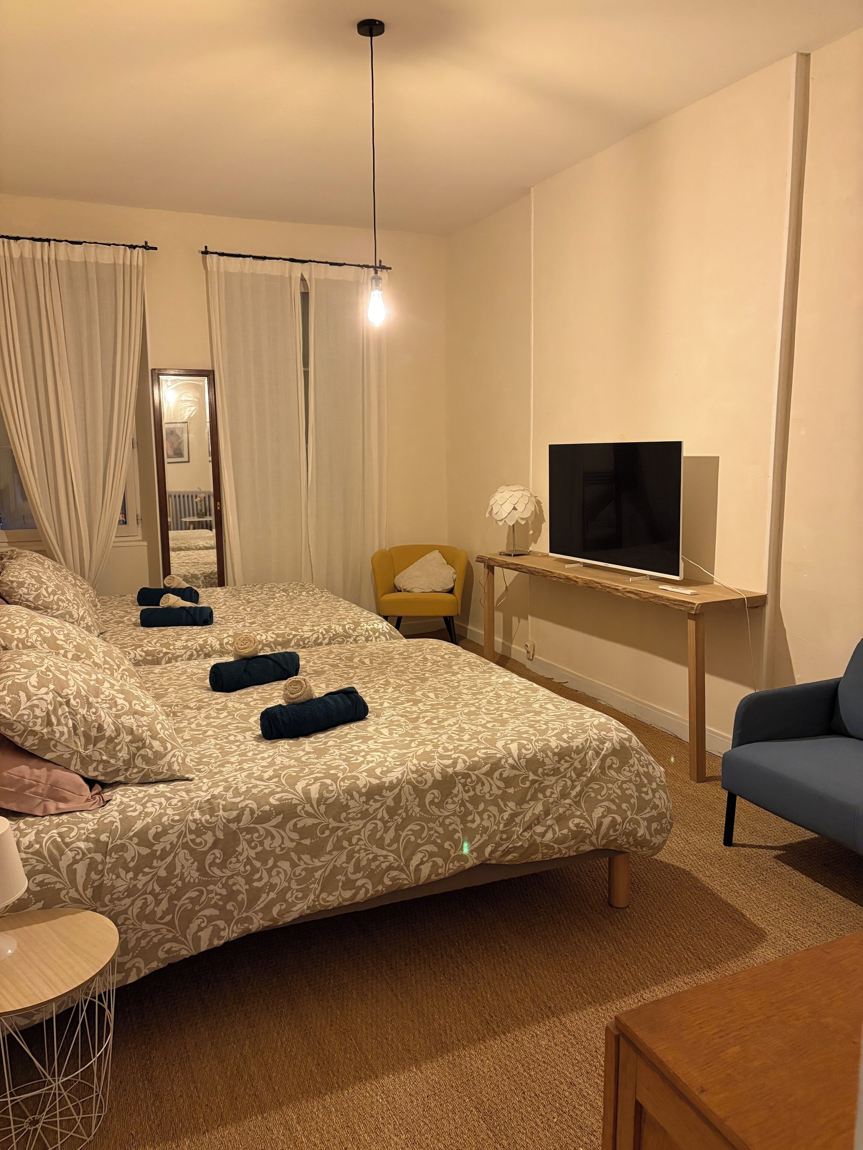 Internet, bed sheets