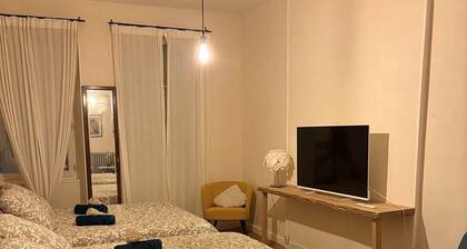 THE FAMILY ROOM