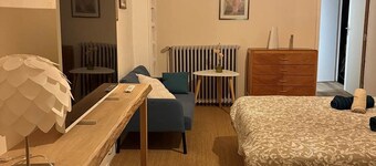 THE FAMILY ROOM