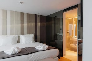 Fer et planche à repasser, Wi-Fi gratuit, draps fournis