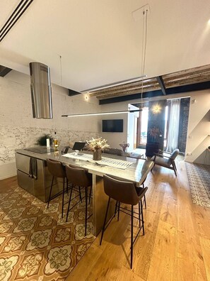 Interior - Designer apartment in Barcelona: Fully equipped 2-bedroom, the heart of the city (Barcelona)