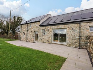 Exterior - Storws Tanrallt (Holyhead)