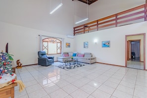 House | 4 bedrooms - Casa com Piscina e Churrasqueira No Campeche (Florianópolis)