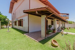 House | 4 bedrooms - Casa com Piscina e Churrasqueira No Campeche (Florianópolis)