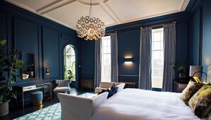 8 bedrooms, individually decorated, individually furnished, free WiFi - Wren Place Hall (Barnsley)