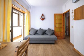 Smart TV - Cozy apartment near the beach in Costa de Caparica (Costa da Caparica)