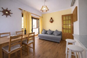 Interior - Cozy apartment near the beach in Costa de Caparica (Costa da Caparica)