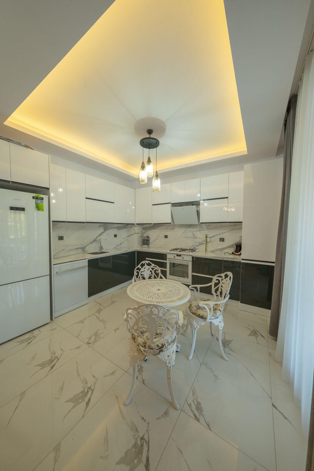 Comfort Villa, Lake View | Private kitchen