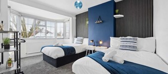 Spacious 7-bedroom townhome in beautiful Birmingham