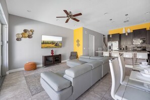Smart TV - 4BR Home w/ Private Pool in Festival Resort (Davenport)