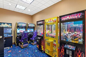 Games room - Pool View Suite – Near Disney, 1BR Comfort (Orlando)