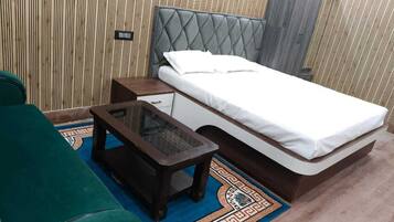 Laptop workspace, free WiFi