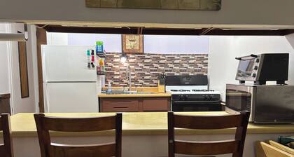 Convenient Pittsburgh Access,but located in a small town a 20 min drive away