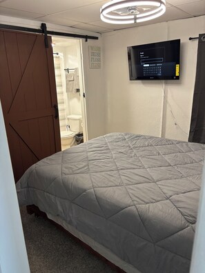 Silitysrauta/-lauta, Wi-Fi, vuodevaatteet