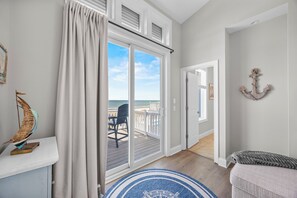 Interior - Ocean Club of Kure Beach - Oceanfront, pet friendly home with Private pool & Hot (Kure Beach)