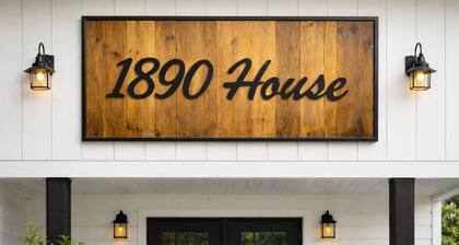 1890 House 1-bedroom Log Cabin in Stillwater