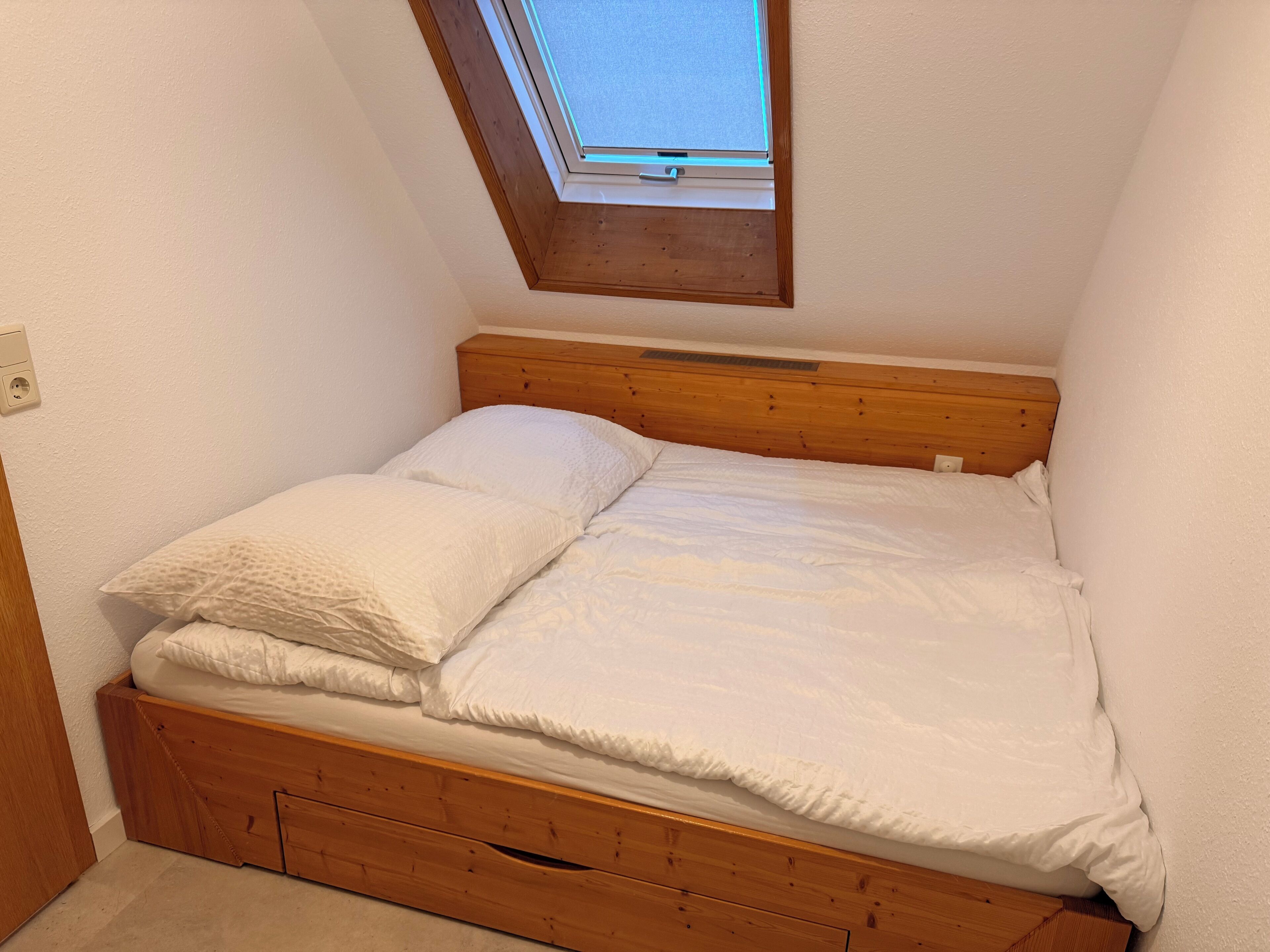 3 chambres, fer et planche à repasser, Wi-Fi, draps fournis