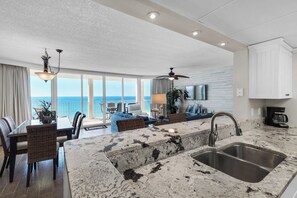 Interior - Oceanfront Views - Relax, Unwind & Enjoy With Free Beach Chair Service (Panama City Beach)