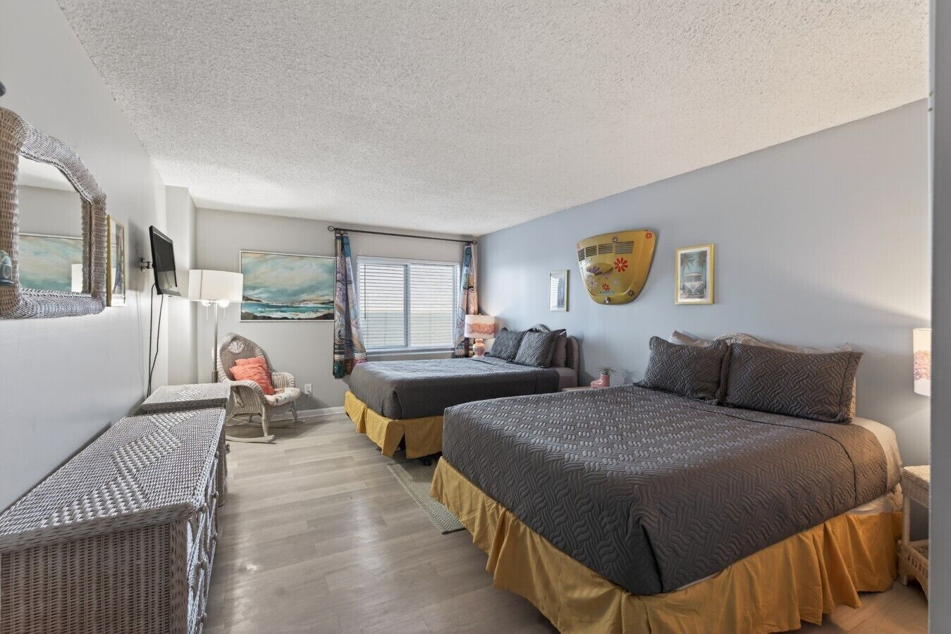 2 bedrooms, iron/ironing board, WiFi, bed sheets