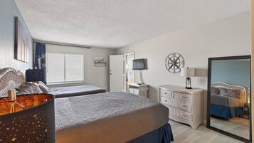 2 habitaciones, tabla de planchar con plancha, wifi y ropa de cama