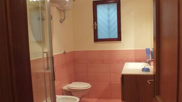 Appartamento, 2 camere da letto, fumatori, patio | Bagno