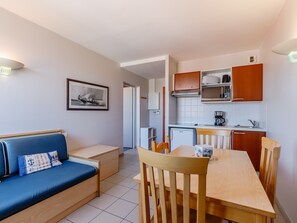 Apartment | Dining - Stay Steps From the Atlantic Sands (La Tranche-sur-Mer)