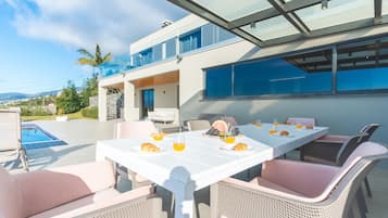 3 عدّة غرف نوم ومكتب