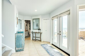 Interior - Beachfront Beauty w/ Wraparound Deck & Private Dune Walkover (Galveston)