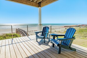 Property grounds - Brand New in Sand Dollar Beach - Open Plan, Covered Decks & Shared Walkover (Galveston)