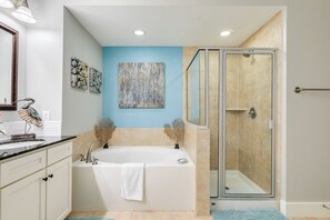 Towels - Sea Forever - Bayside Dog Friendly Condo with Pointe West Amenities (Galveston)