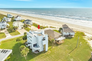 Beach nearby - Dog Friendly Beachside Home w/ 4 Decks, Elevator, Easy Beach Access & More! (Galveston)