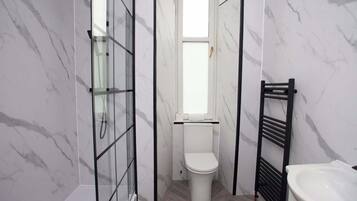 Dutxa, assecador de cabells i tovalloles