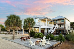 Terrace/patio - Private Pool! Dogs Allowed! Grill! Gulf Views from the Deck! (Cape San Blas)