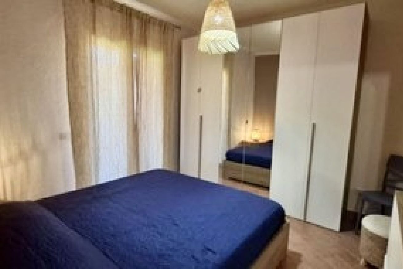 1 Schlafzimmer, Reisekinderbett