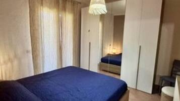 1 Schlafzimmer, Reisekinderbett