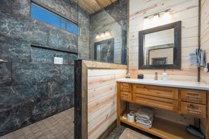 Shower, hair dryer, towels, soap - Heated Pool Custom Playset Arcade Pool Table New Build (Broken Bow)