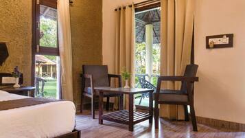 Feriehus - balkon - udsigt til have | Strygejern/strygebræt, gratis Wi-Fi